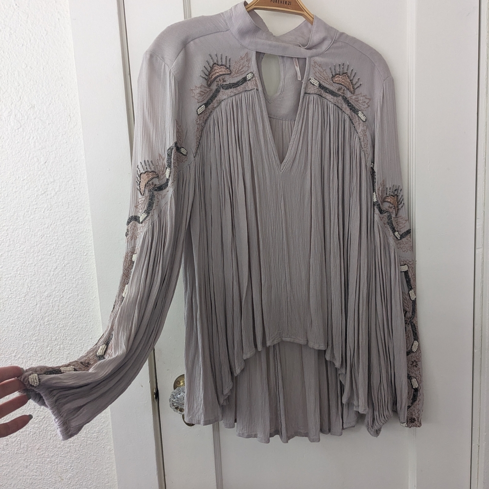 Free People Gray / Dark Cream Flowy Embroidered Women's Top